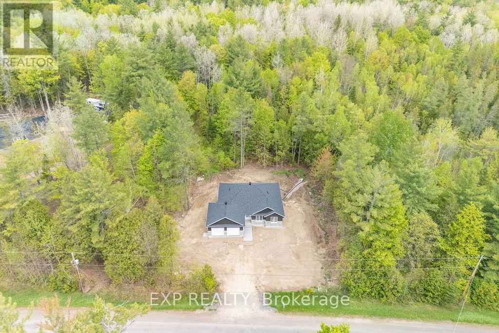 912 Burnstown Road, Mcnab/braeside, Ontario  K0J 1G0 - Photo 6 - X12419732