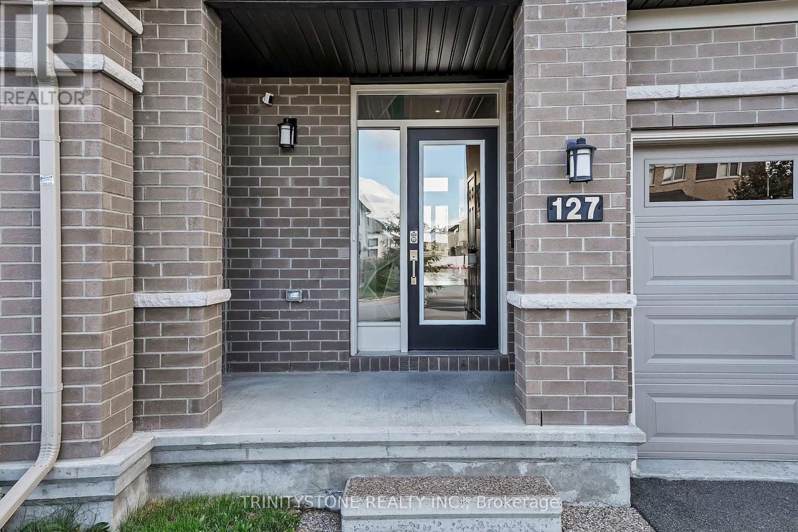 127 Shinny Avenue, Ottawa, Ontario  K2V 0G3 - Photo 2 - X12419701