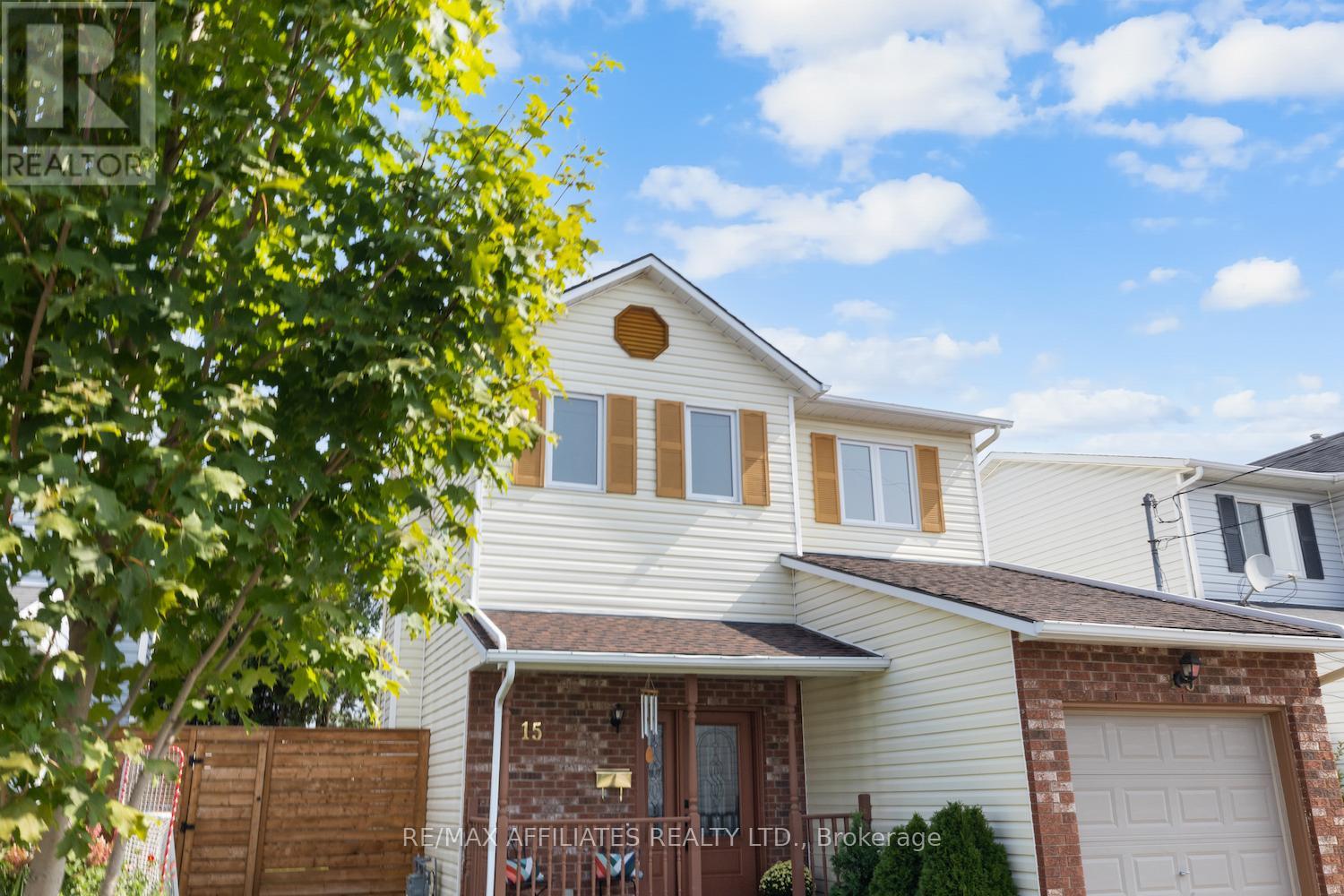 15 Lemaistre Street, Carleton Place, Ontario  K7C 4K5 - Photo 4 - X12419711