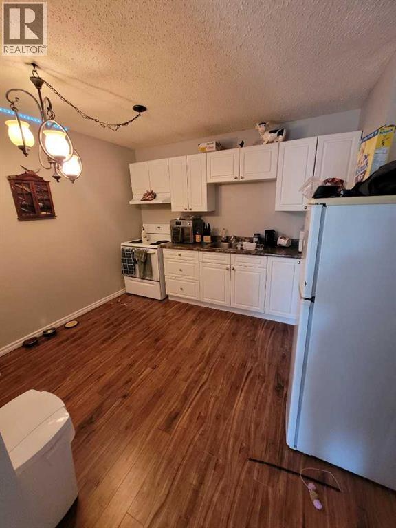 305, 114 Mount Pleasant Drive, Camrose, Alberta  T4V 2M7 - Photo 4 - A2259055