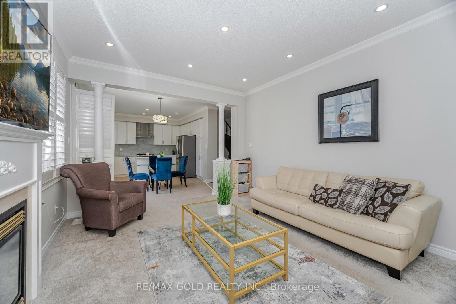 26 Freshmeadow Street, Brampton, Ontario  L6P 2H5 - Photo 11 - W12419637