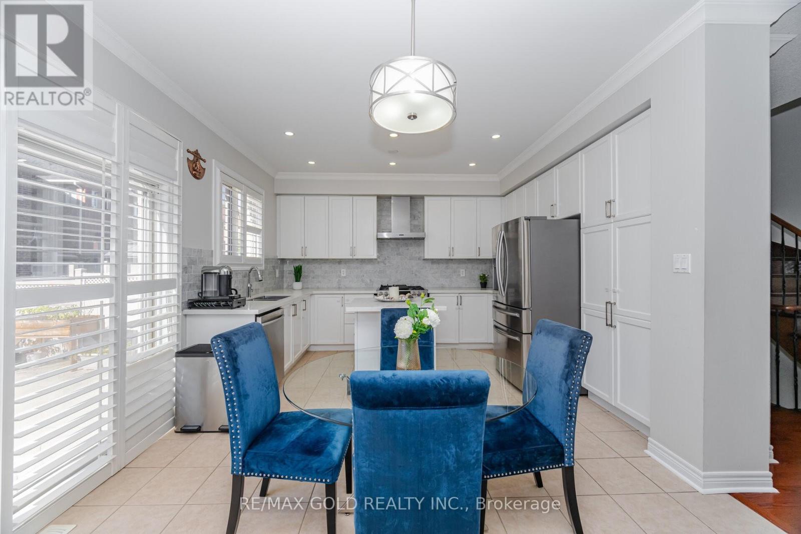 26 Freshmeadow Street, Brampton, Ontario  L6P 2H5 - Photo 7 - W12419637
