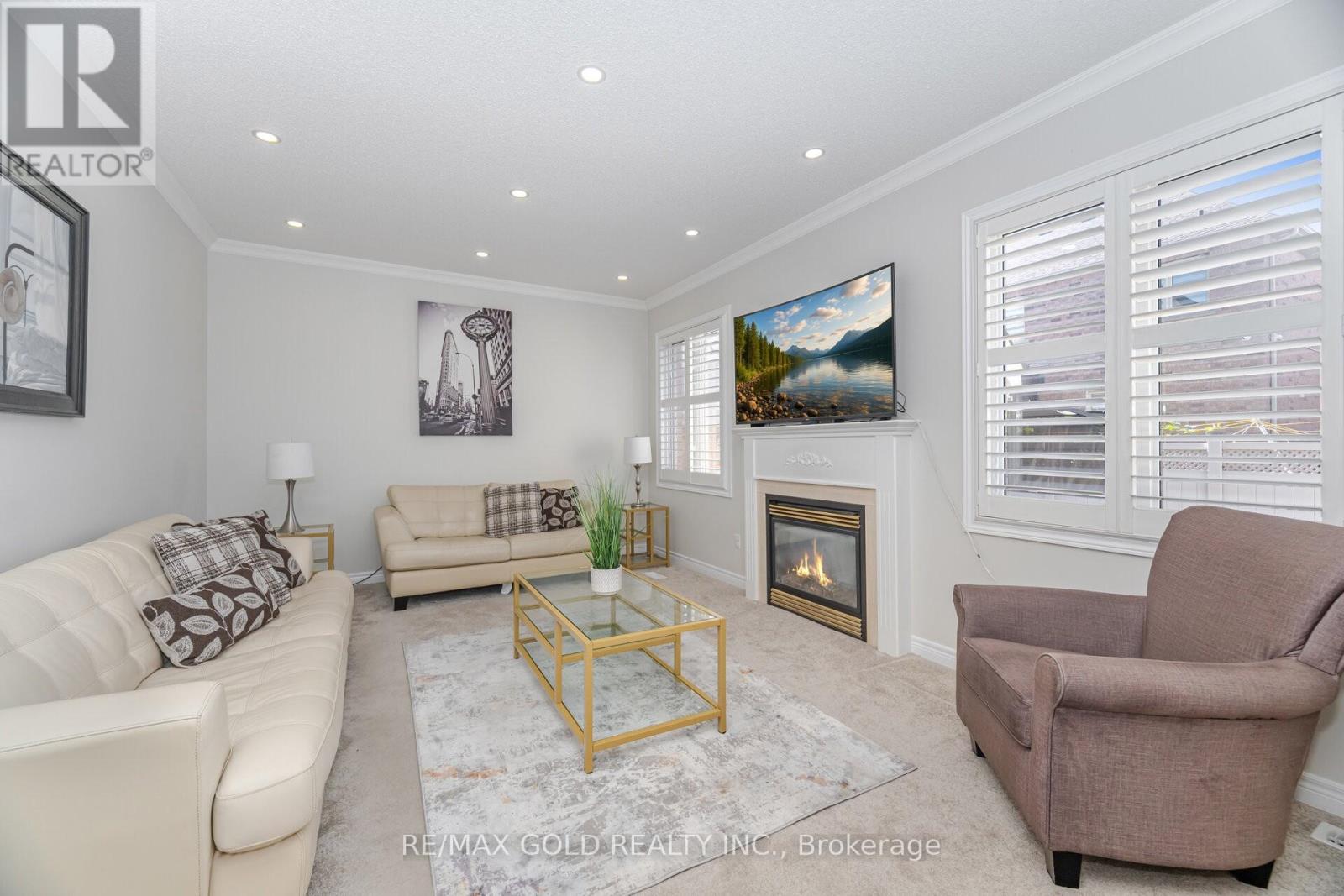 26 Freshmeadow Street, Brampton, Ontario  L6P 2H5 - Photo 9 - W12419637