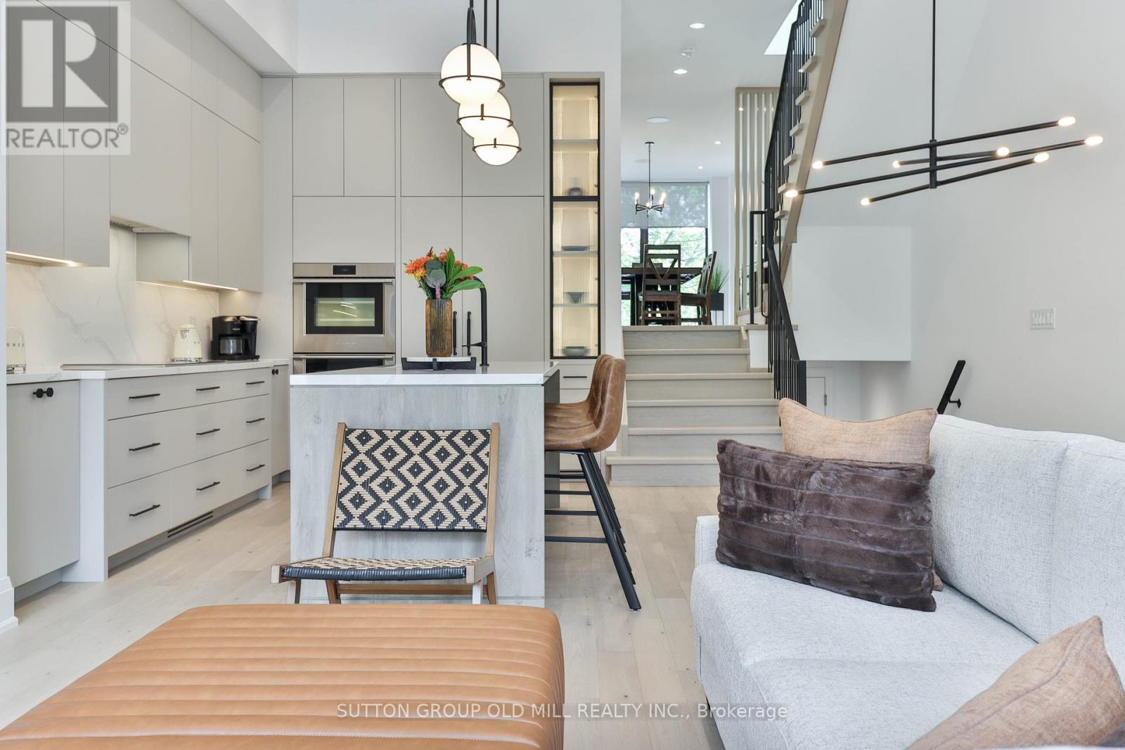 216 Delta Street, Toronto, Ontario  M8W 4E6 - Photo 11 - W12419649