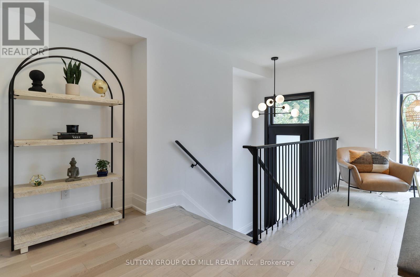 216 Delta Street, Toronto, Ontario  M8W 4E6 - Photo 4 - W12419649