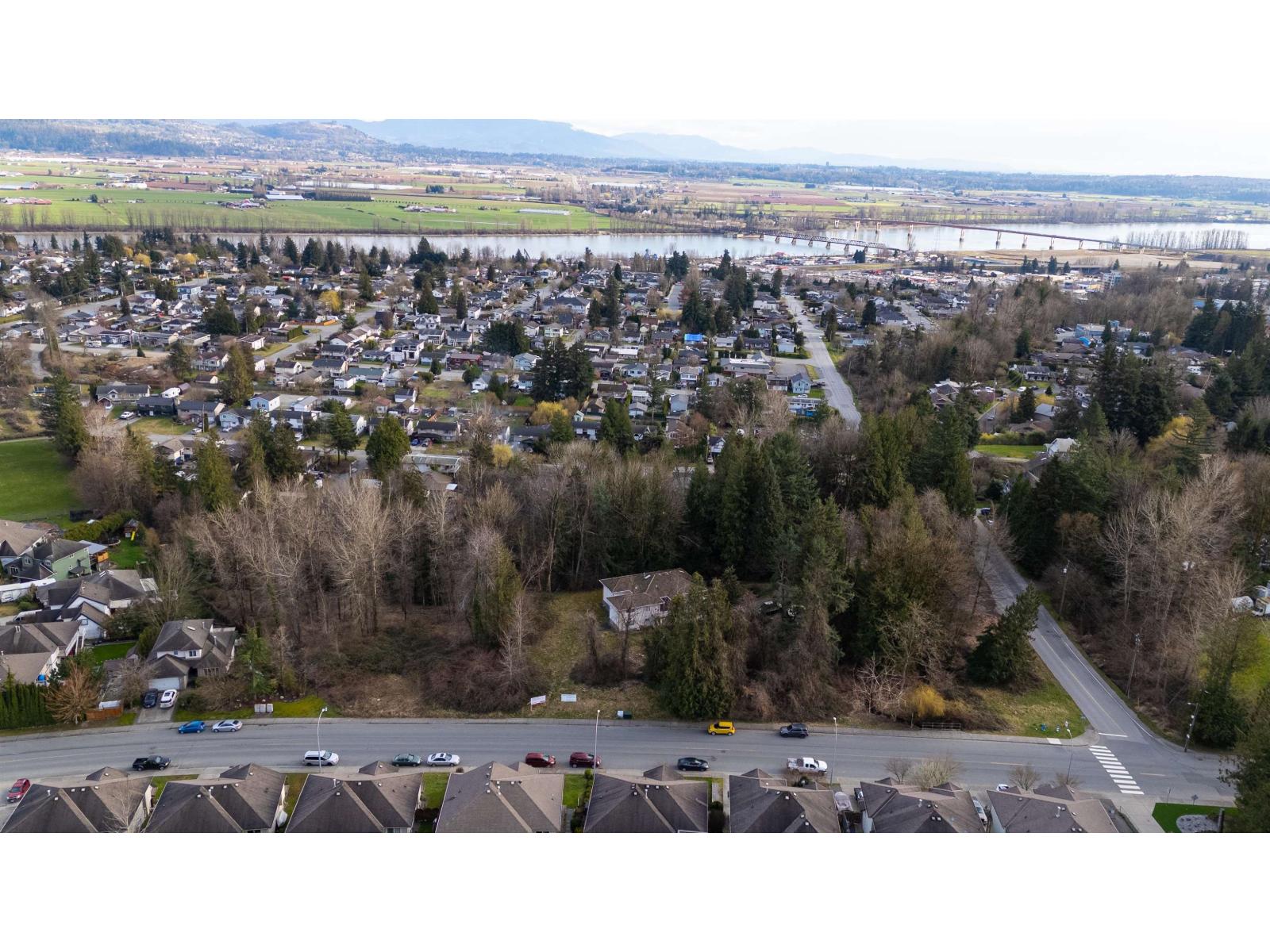 7816 Dunsmuir Street, Mission, British Columbia  V2V 4B8 - Photo 5 - R3050193