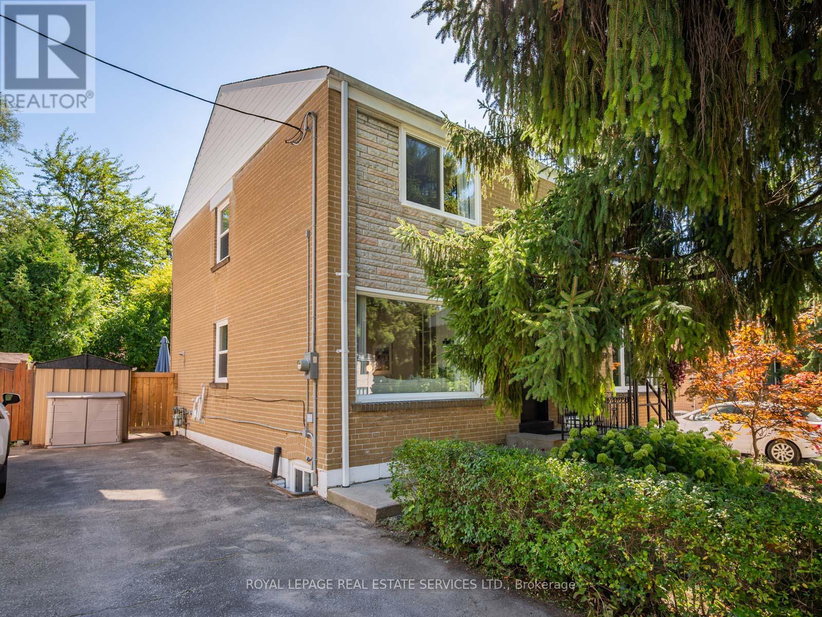 61 Skylark Road, Toronto, Ontario  M6S 4M5 - Photo 2 - W12419001