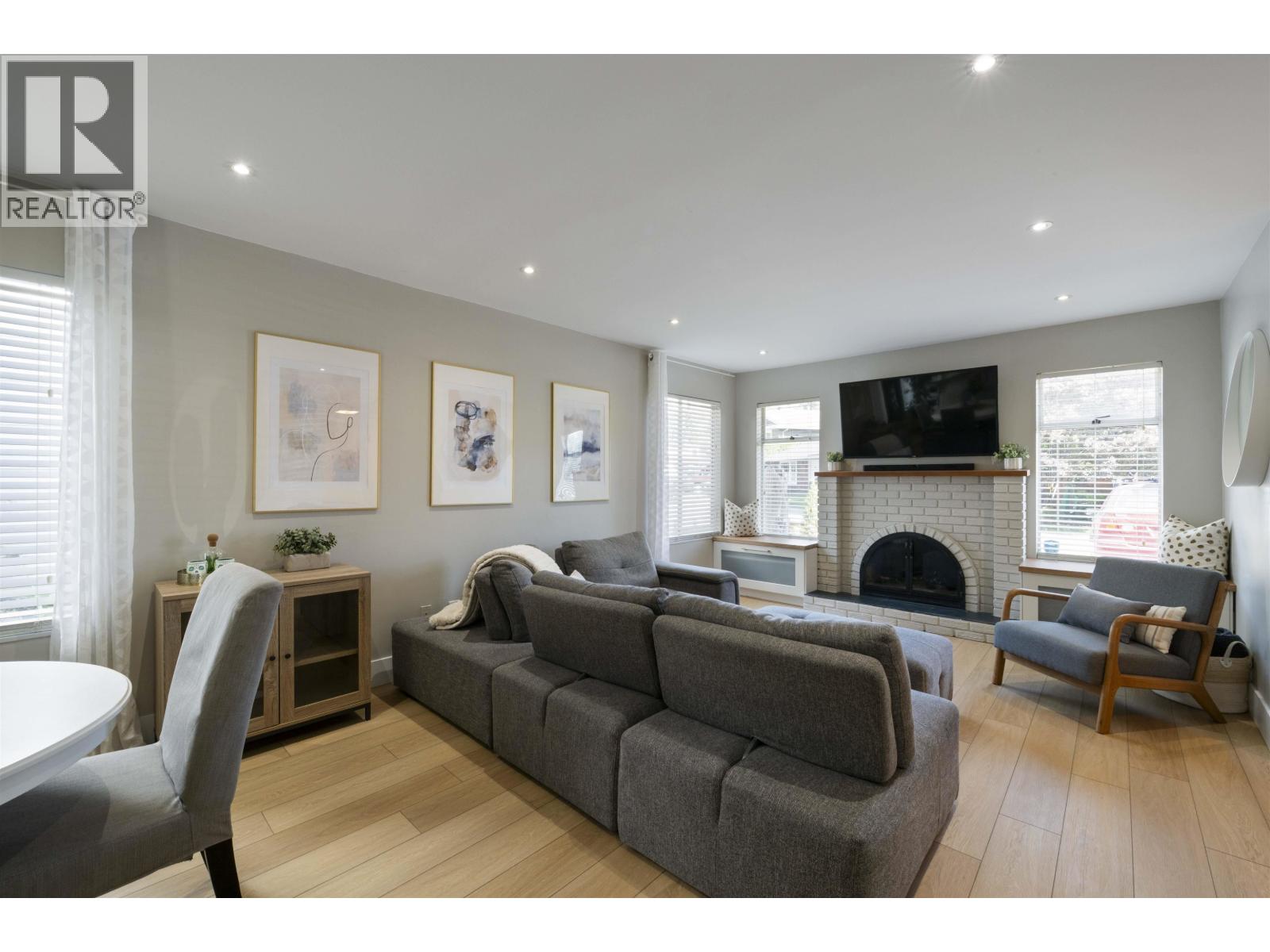 1261 River Drive, Coquitlam, British Columbia  V3E 1N7 - Photo 6 - R3050619