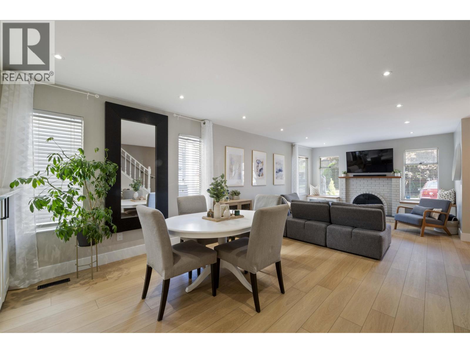 1261 River Drive, Coquitlam, British Columbia  V3E 1N7 - Photo 5 - R3050619