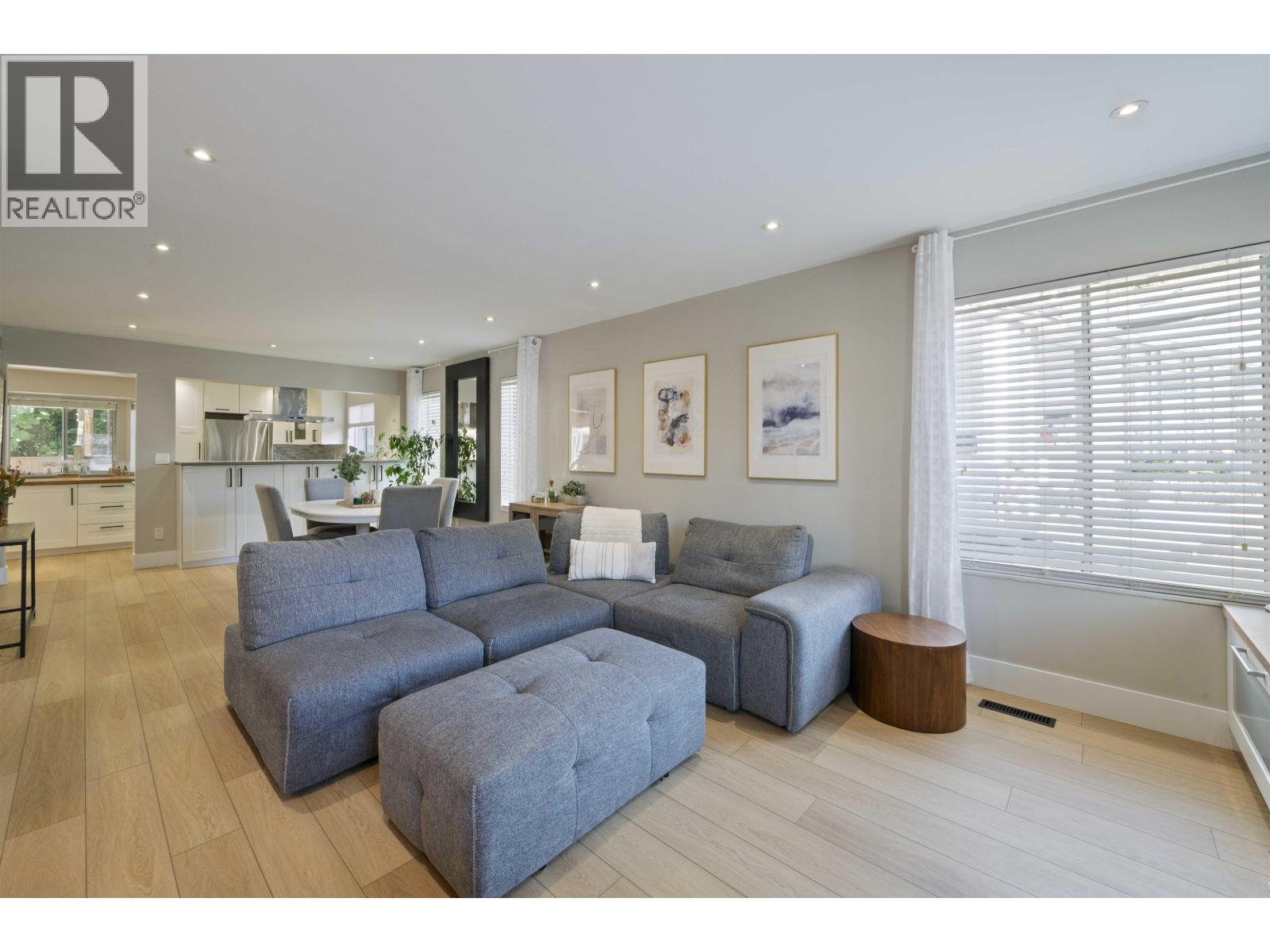 1261 River Drive, Coquitlam, British Columbia  V3E 1N7 - Photo 3 - R3050619