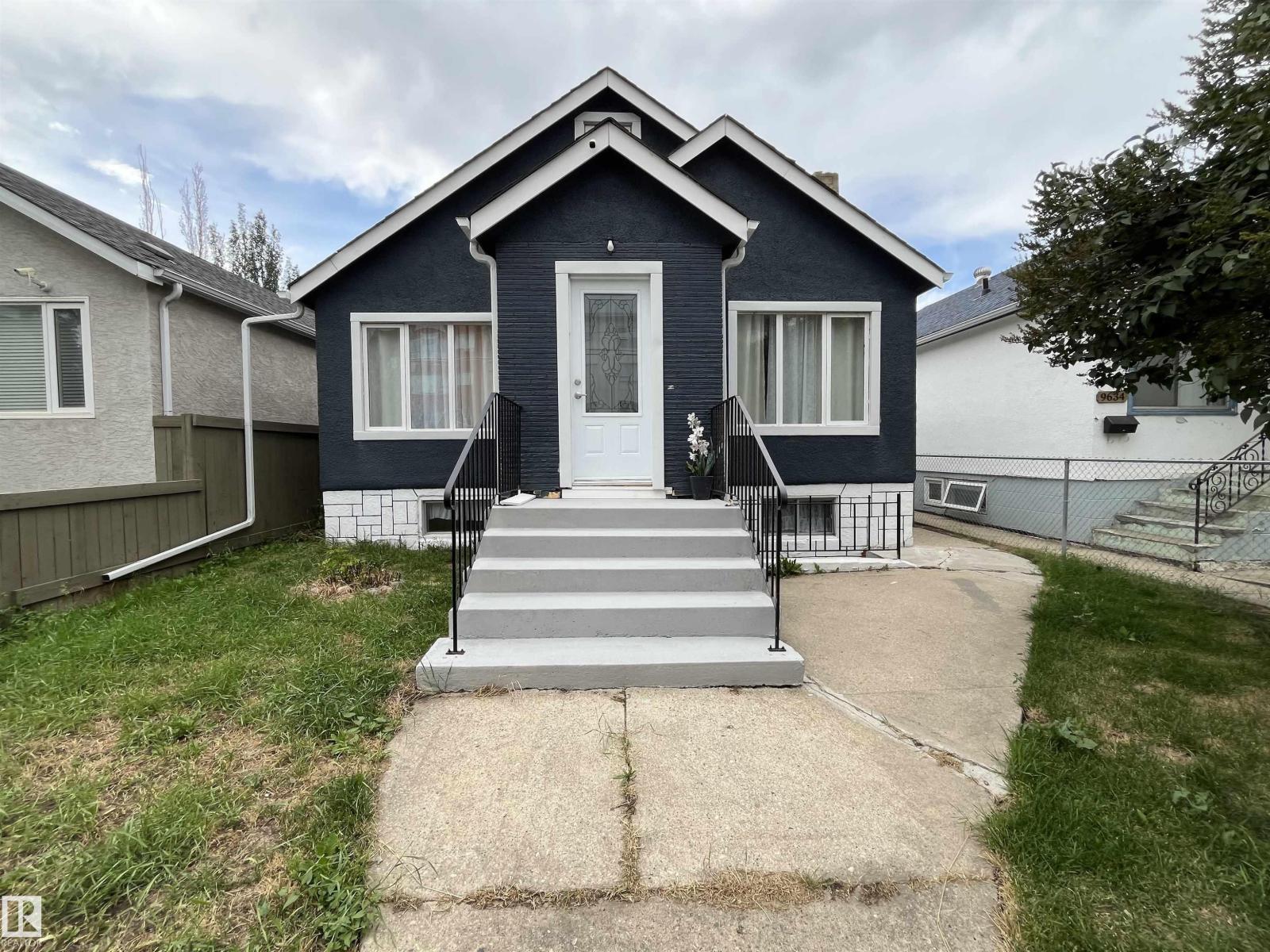 9638 106 Av Nw, Edmonton, Alberta  T5H 0N4 - Photo 1 - E4458953
