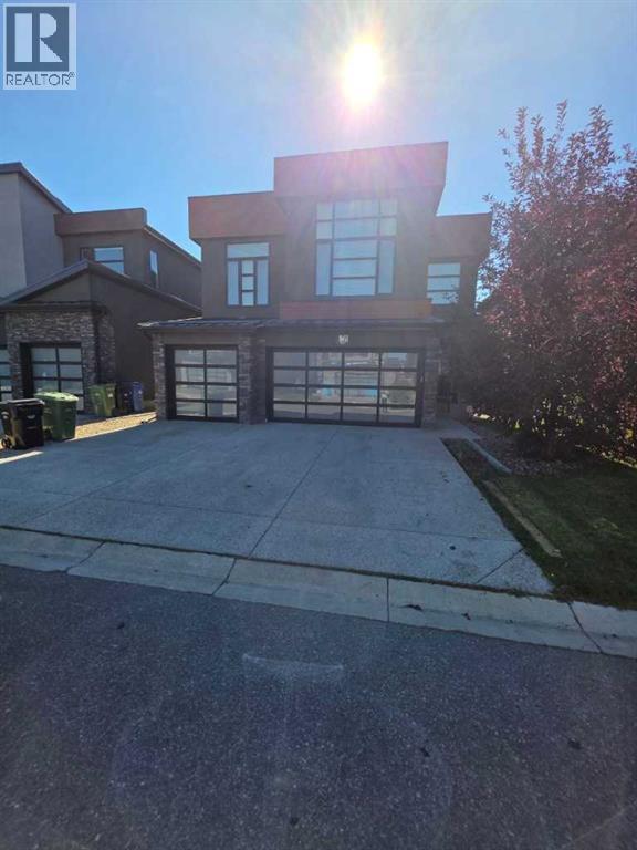86 West Point Mews SW, Calgary, Alberta
