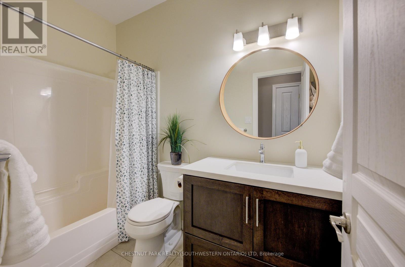 15 - 900 Doon Village Road, Kitchener, Ontario  N2P 1A4 - Photo 15 - X12419615