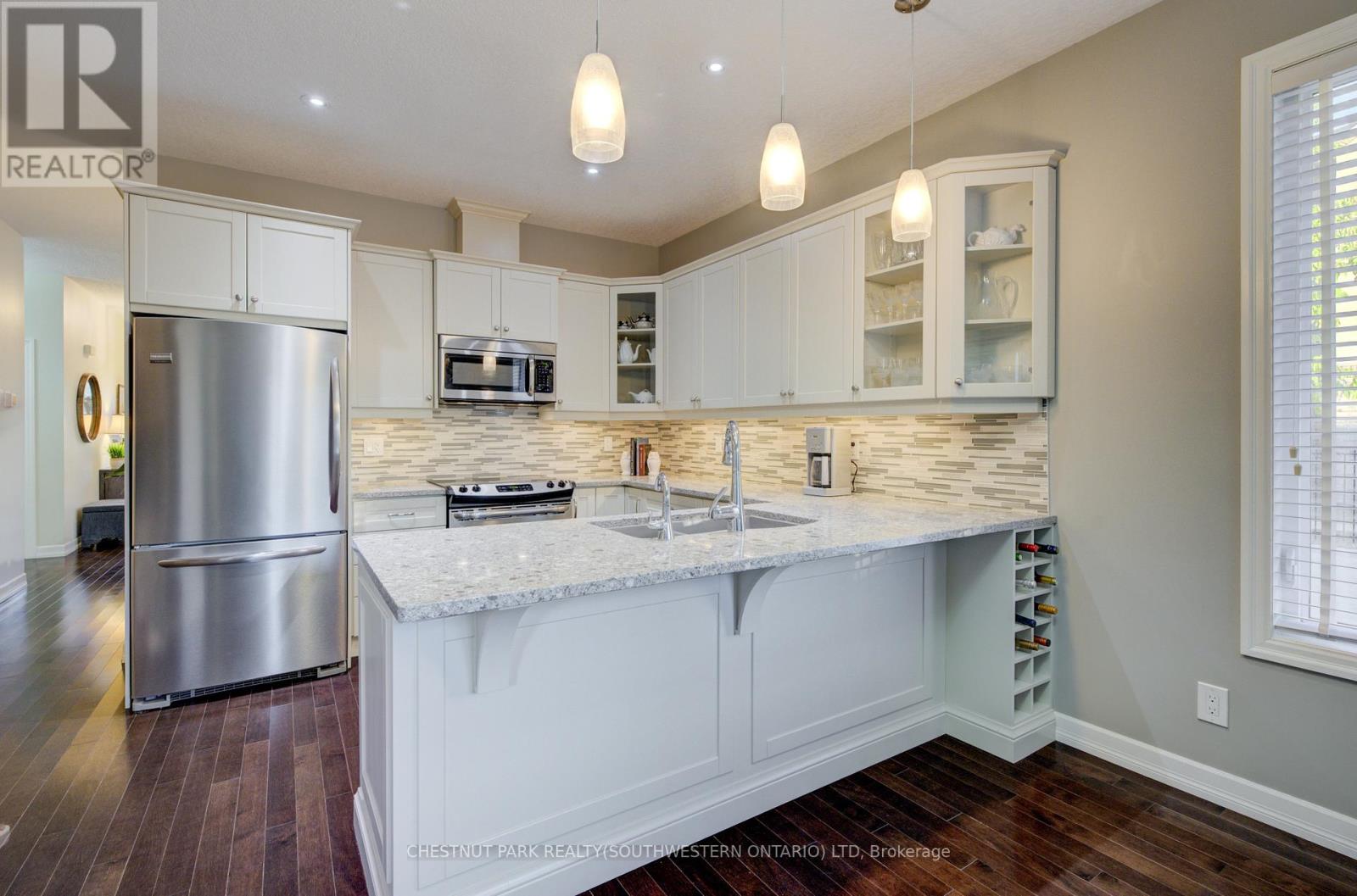 15 - 900 Doon Village Road, Kitchener, Ontario  N2P 1A4 - Photo 8 - X12419615