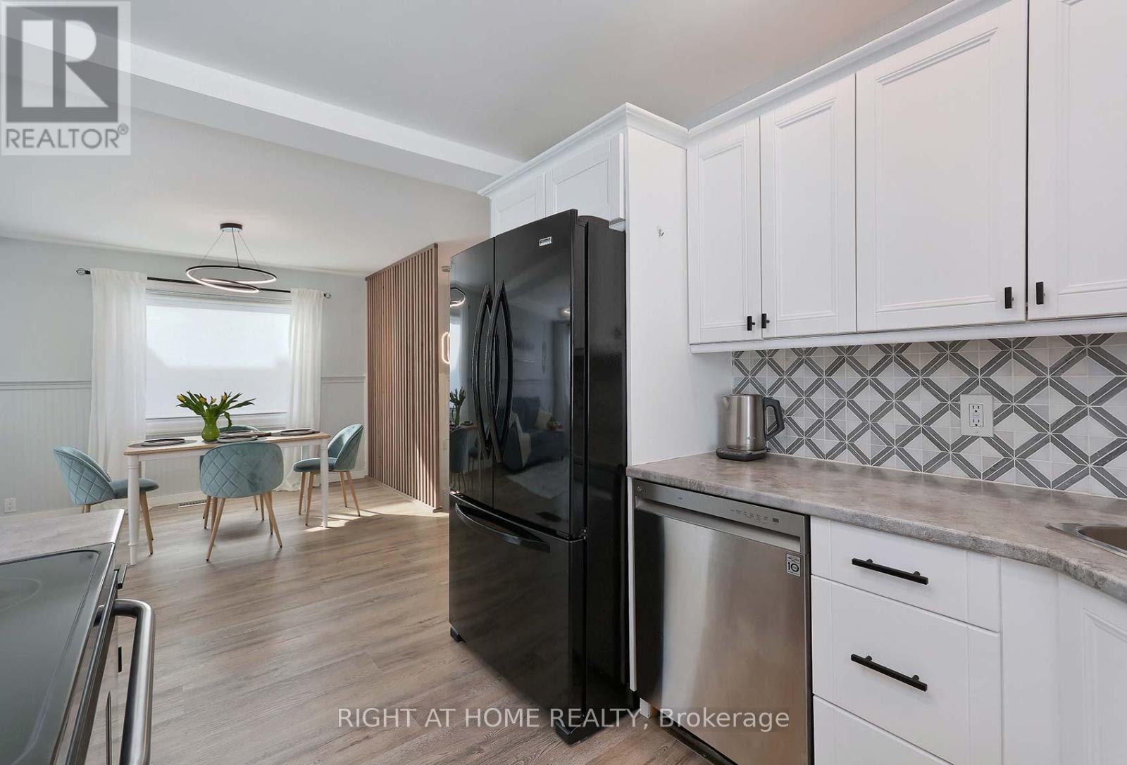 27 Brighton Avenue, St. Catharines, Ontario  L2M 5S6 - Photo 12 - X12419619