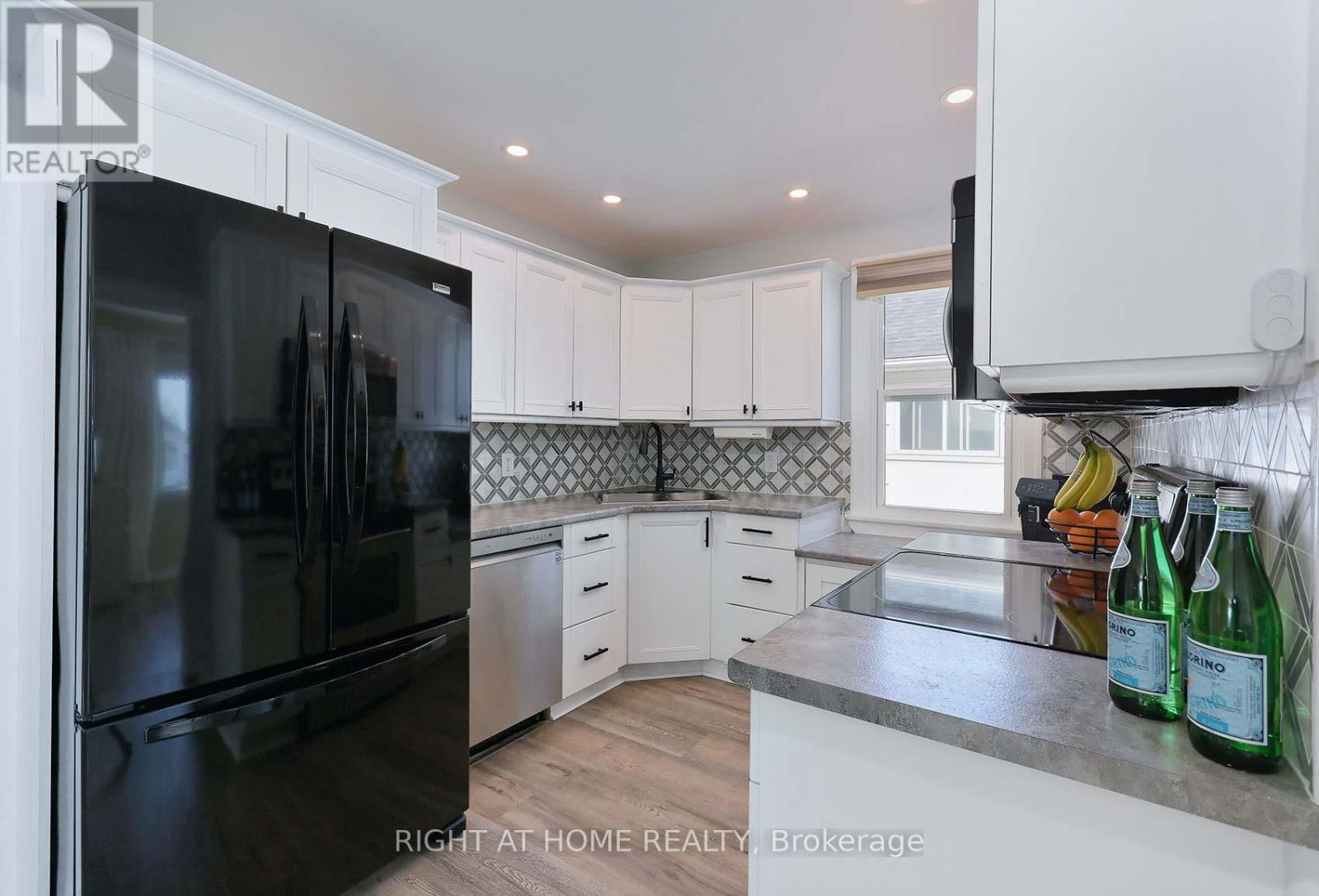 27 Brighton Avenue, St. Catharines, Ontario  L2M 5S6 - Photo 13 - X12419619