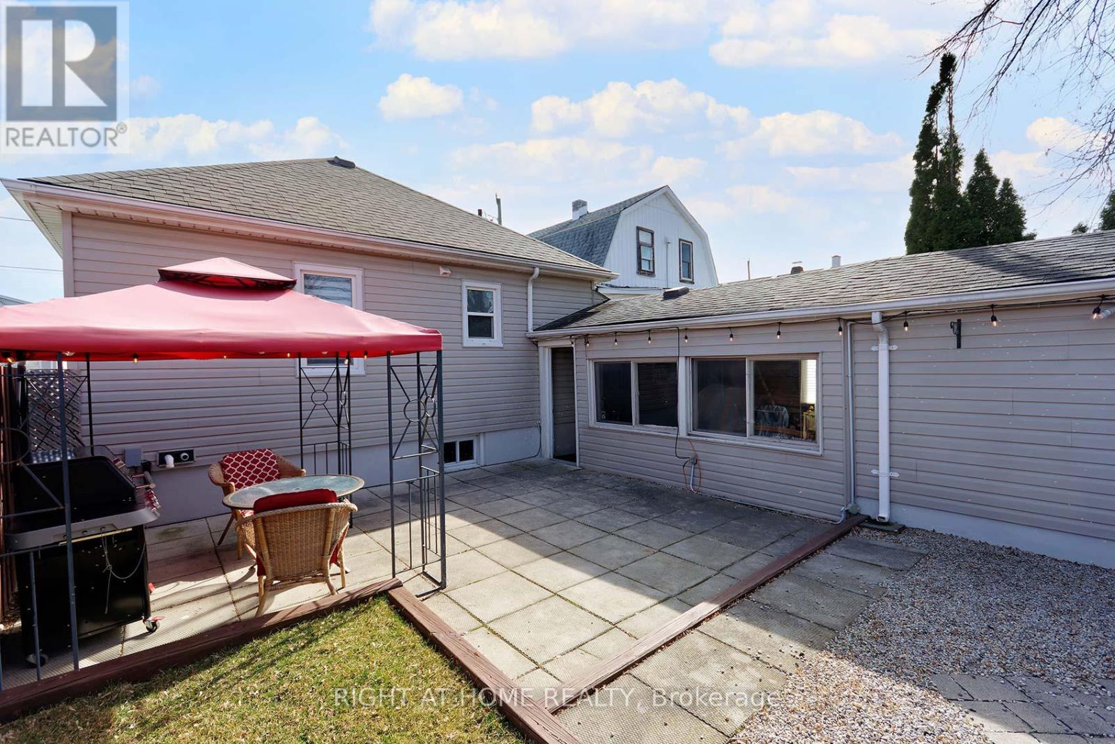 27 Brighton Avenue, St. Catharines, Ontario  L2M 5S6 - Photo 31 - X12419619