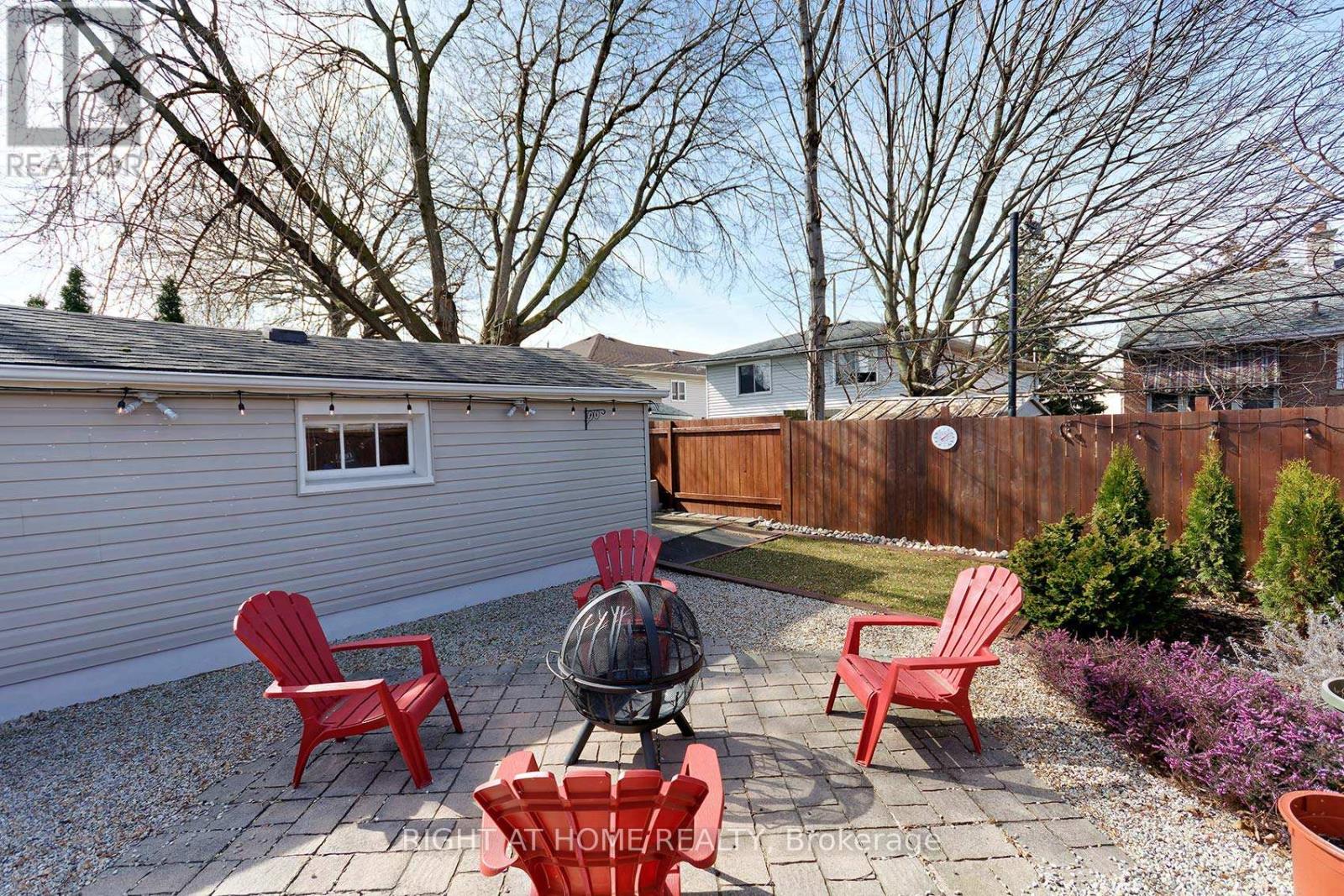 27 Brighton Avenue, St. Catharines, Ontario  L2M 5S6 - Photo 34 - X12419619