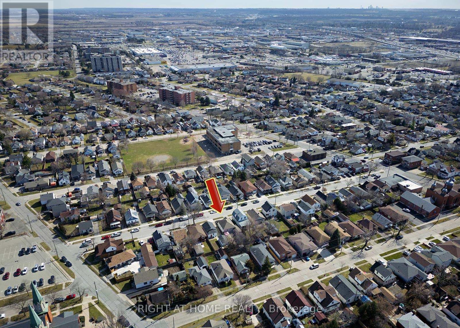 27 Brighton Avenue, St. Catharines, Ontario  L2M 5S6 - Photo 40 - X12419619