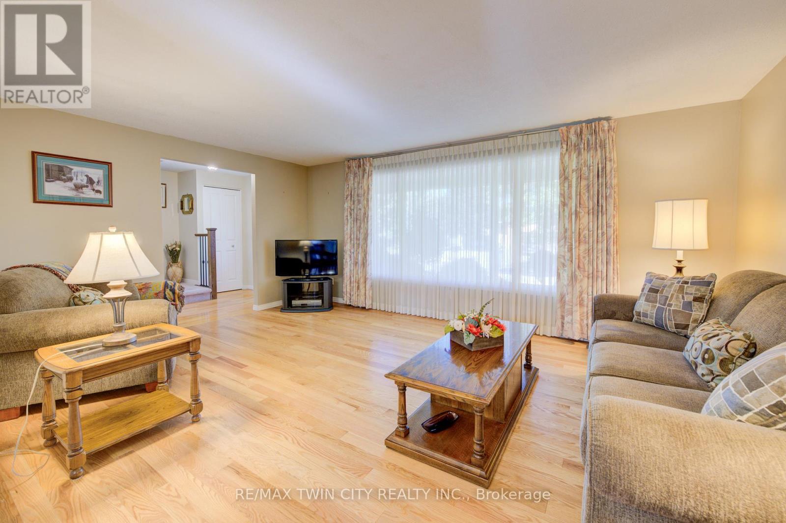176 Morrison Road, Kitchener, Ontario  N2A 2T4 - Photo 4 - X12419623