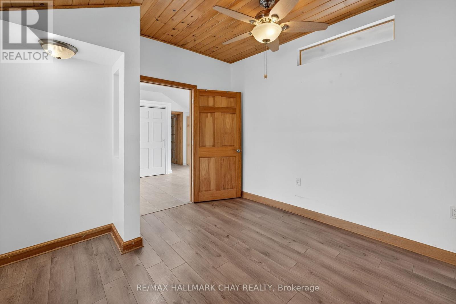 44 Pleasant Avenue S, Fort Erie, Ontario  L0S 1N0 - Photo 12 - X12419656