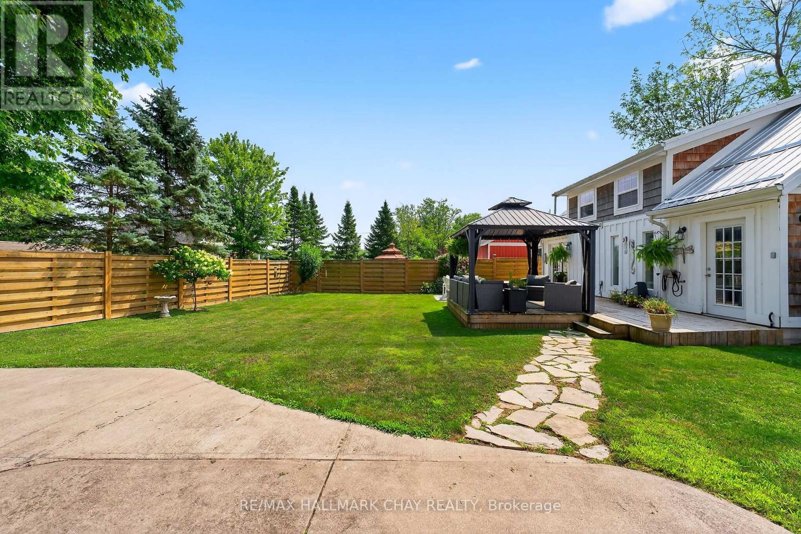 44 Pleasant Avenue S, Fort Erie, Ontario  L0S 1N0 - Photo 31 - X12419656