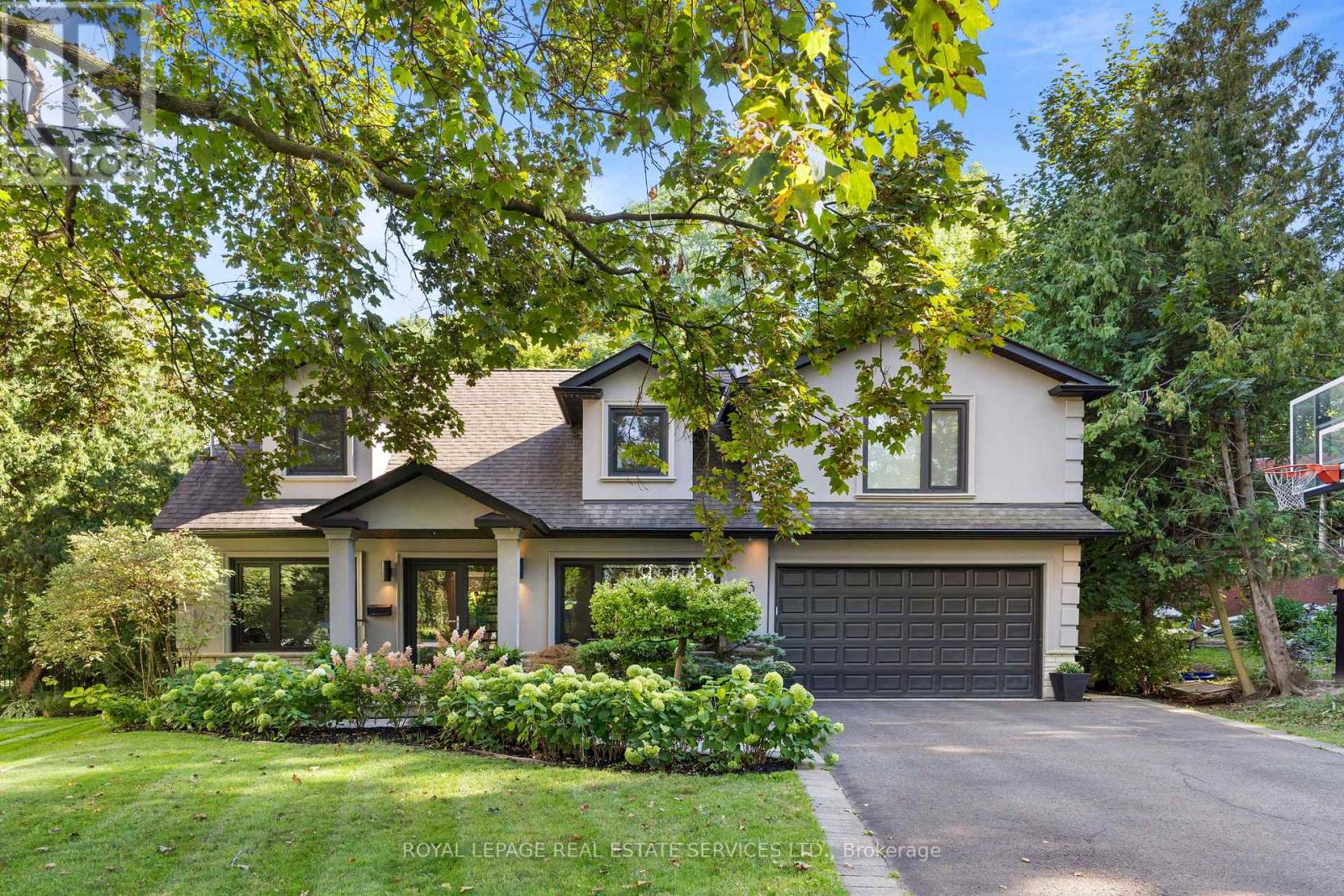 Property at 15 PINEHURST CRESCENT image 1
