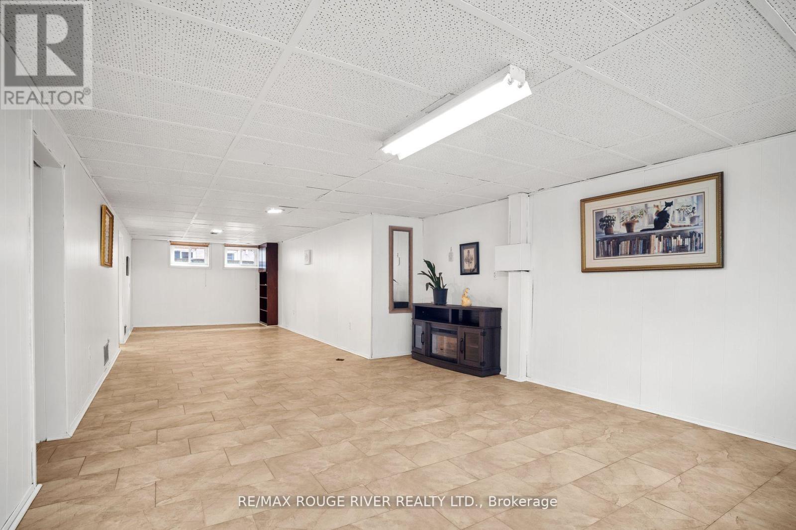 6478 Brock Street, Niagara Falls, Ontario  L2J 1W3 - Photo 15 - X12374217
