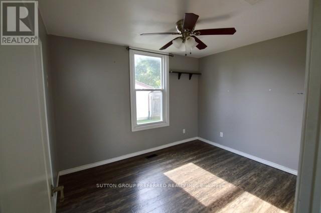 254 King Street, Southwest Middlesex, Ontario  N0L 1J0 - Photo 11 - X12291659