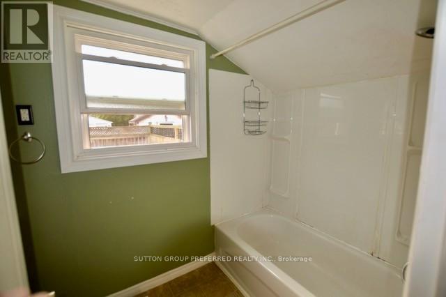 254 King Street, Southwest Middlesex, Ontario  N0L 1J0 - Photo 15 - X12291659