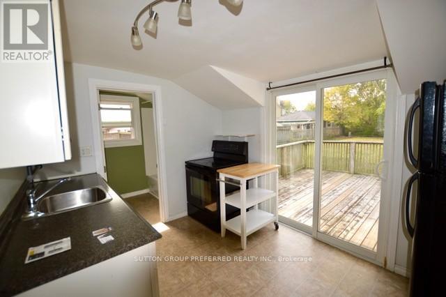 254 King Street, Southwest Middlesex, Ontario  N0L 1J0 - Photo 6 - X12291659