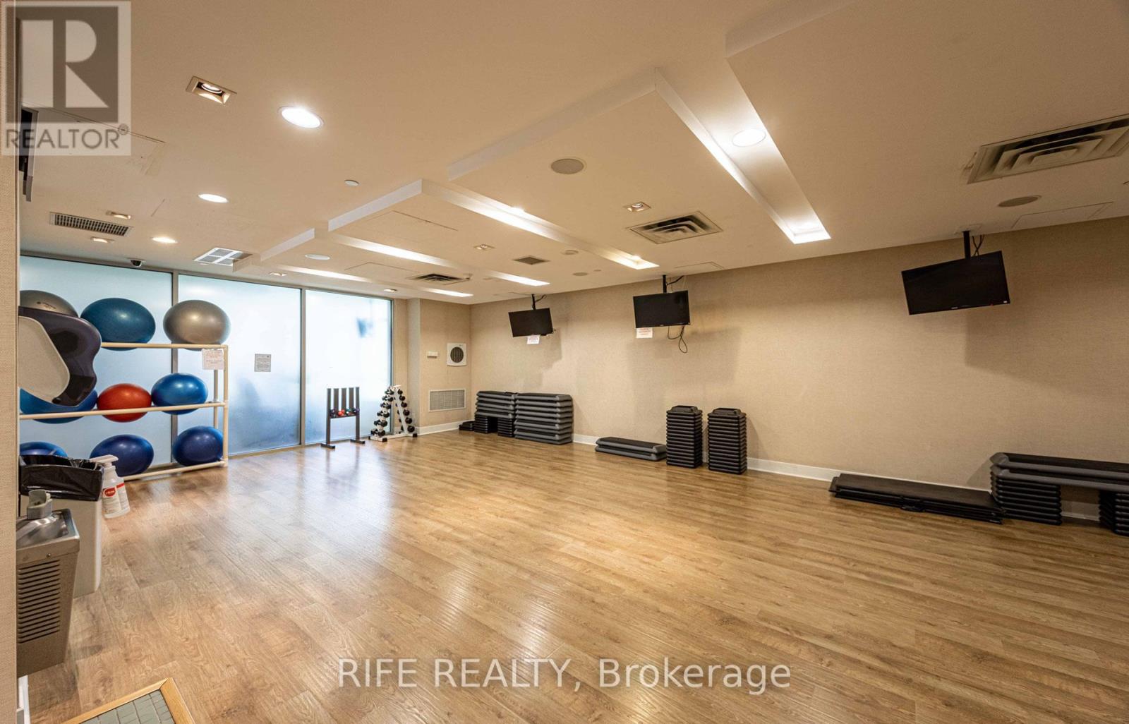 Gph10 - 3880 Duke Of York Boulevard, Mississauga, Ontario  L5B 4M7 - Photo 27 - W12109367