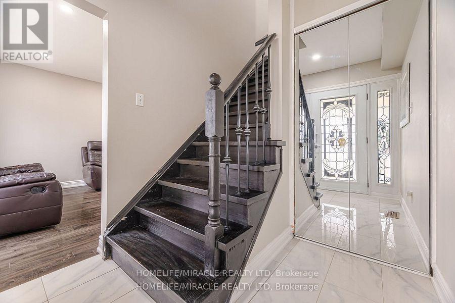 345 Silverstone Drive, Toronto, Ontario  M9V 3J8 - Photo 15 - W12374004
