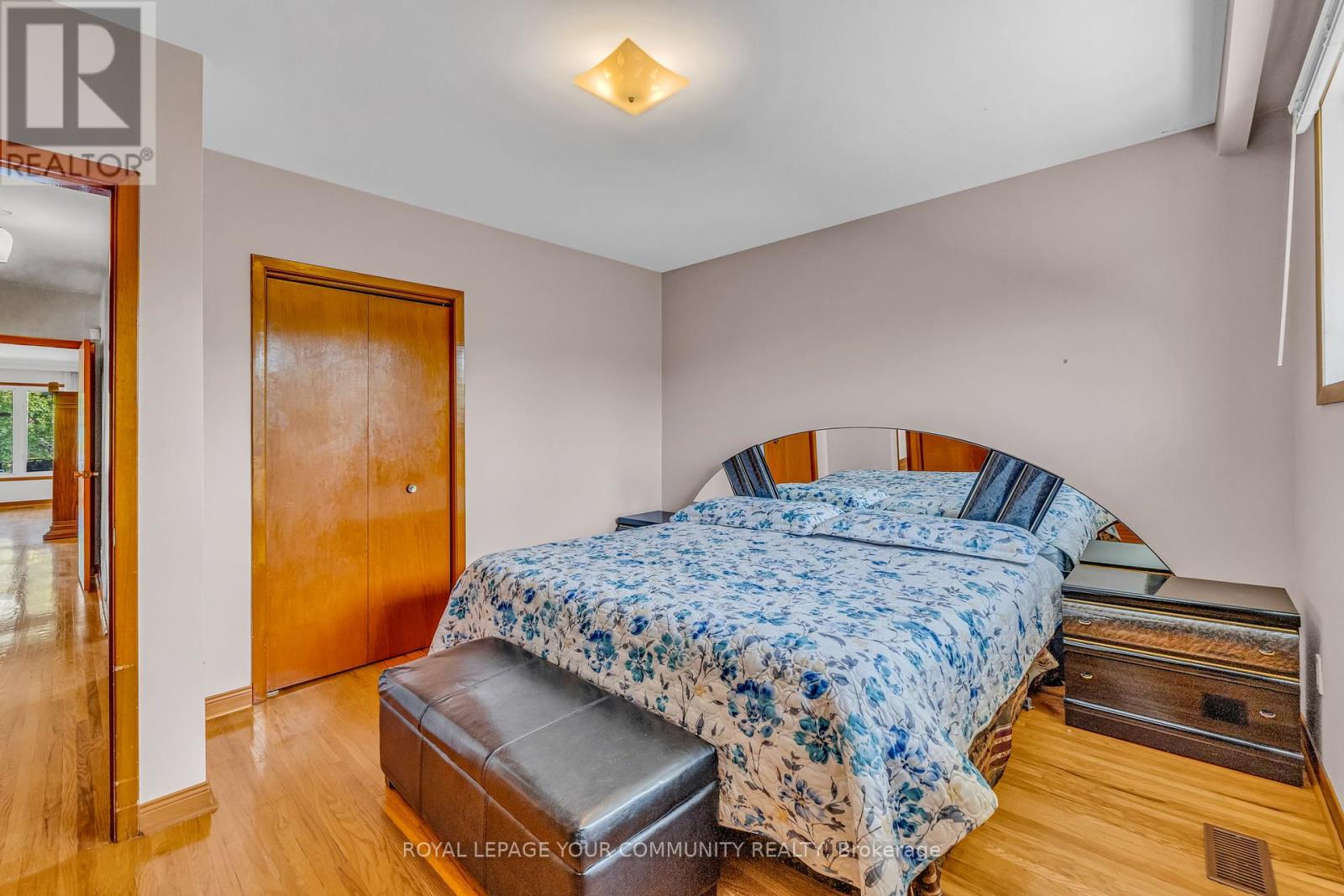 6 Hentob Court, Toronto, Ontario  M9V 2X1 - Photo 25 - W12400001