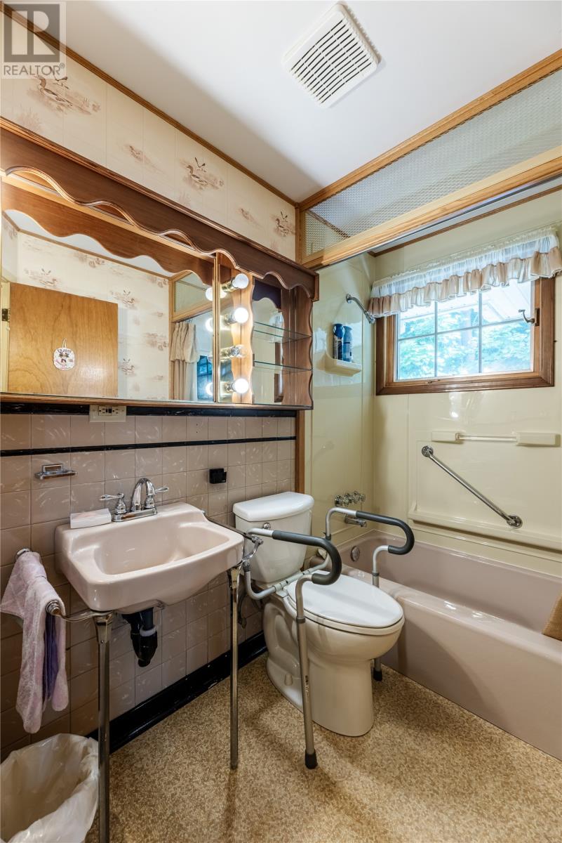 39 Cross Road, Bay Roberts, Newfoundland & Labrador  A0A 1G0 - Photo 10 - 1288955