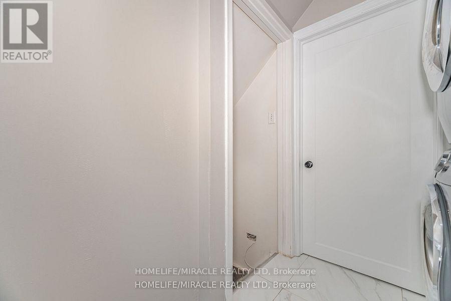 345 Silverstone Drive, Toronto, Ontario  M9V 3J8 - Photo 32 - W12374004