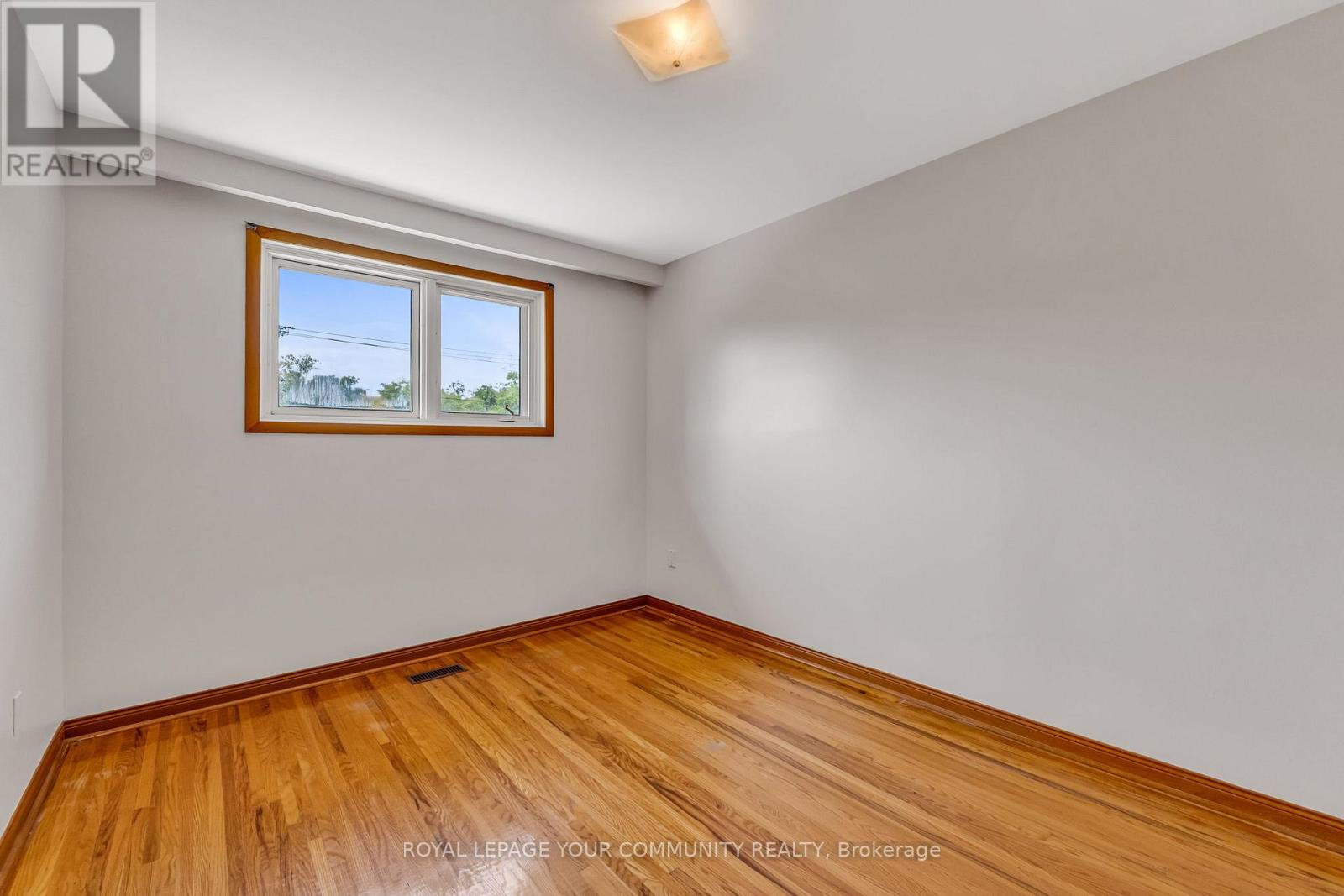 6 Hentob Court, Toronto, Ontario  M9V 2X1 - Photo 22 - W12400001