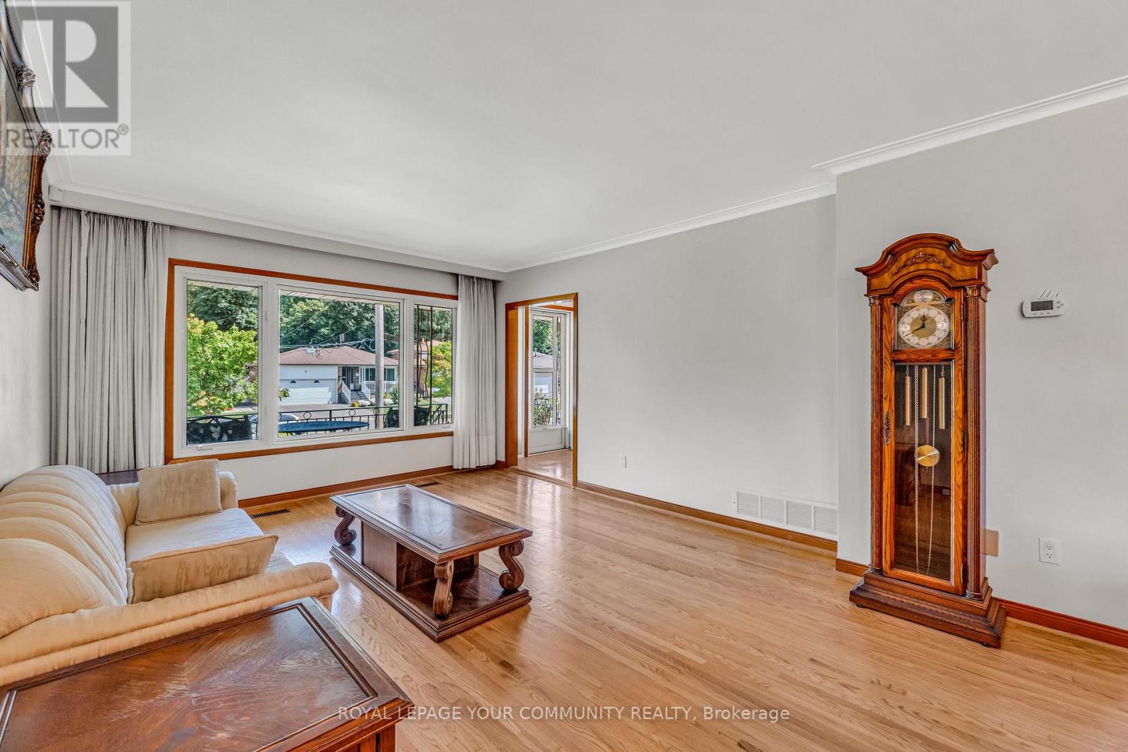 6 Hentob Court, Toronto, Ontario  M9V 2X1 - Photo 15 - W12400001