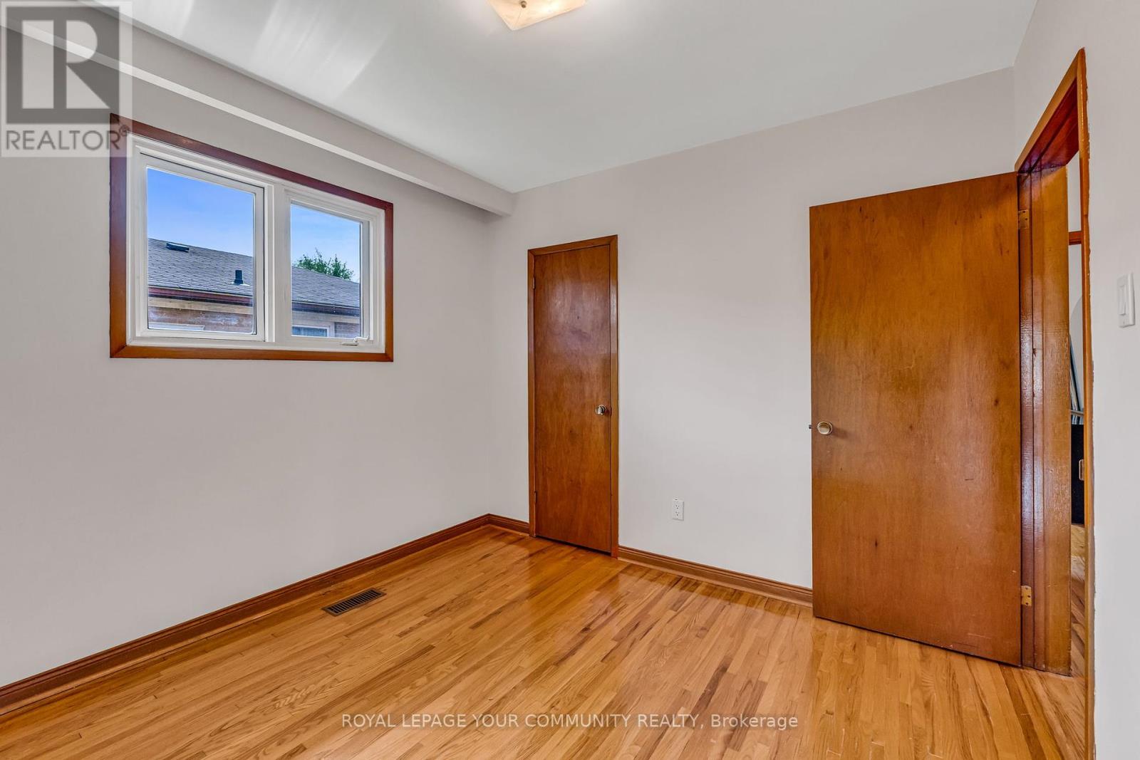 6 Hentob Court, Toronto, Ontario  M9V 2X1 - Photo 20 - W12400001