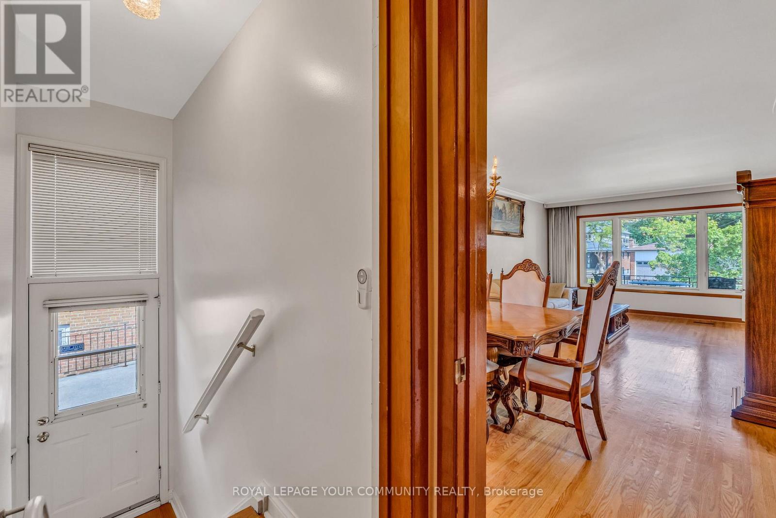 6 Hentob Court, Toronto, Ontario  M9V 2X1 - Photo 17 - W12400001