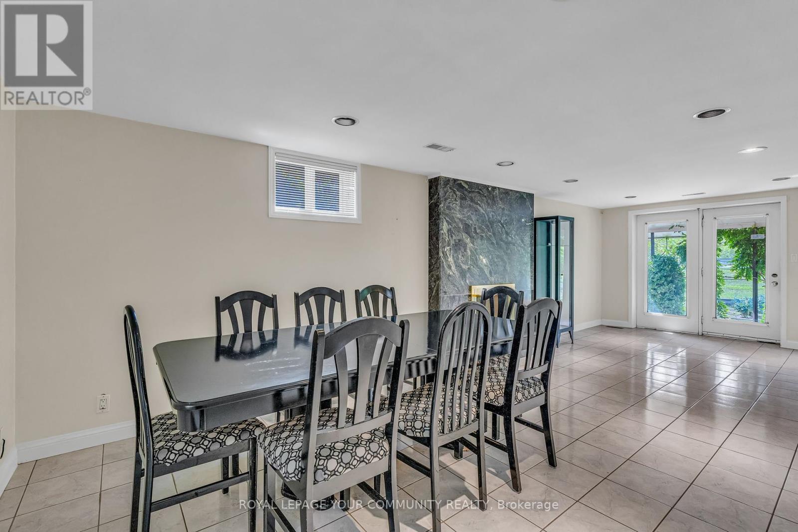 6 Hentob Court, Toronto, Ontario  M9V 2X1 - Photo 34 - W12400001