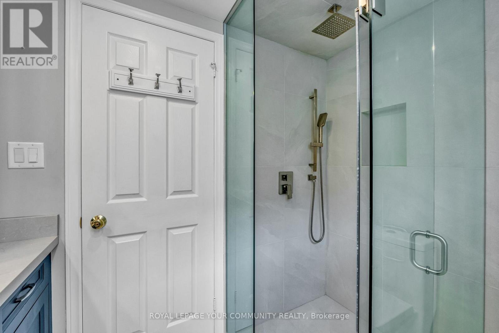 6 Hentob Court, Toronto, Ontario  M9V 2X1 - Photo 36 - W12400001