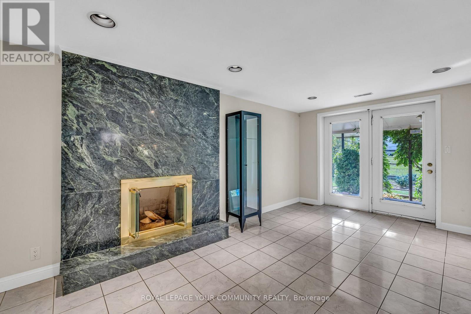 6 Hentob Court, Toronto, Ontario  M9V 2X1 - Photo 33 - W12400001