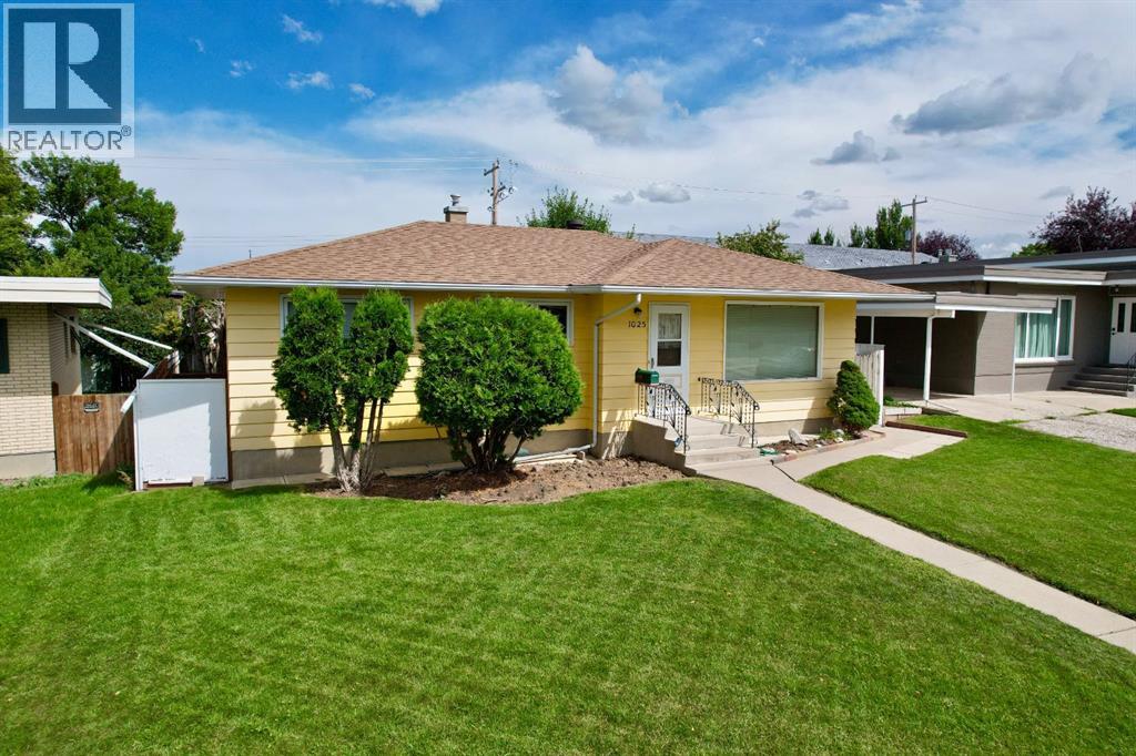 Property at 1025 25 Street S image 1