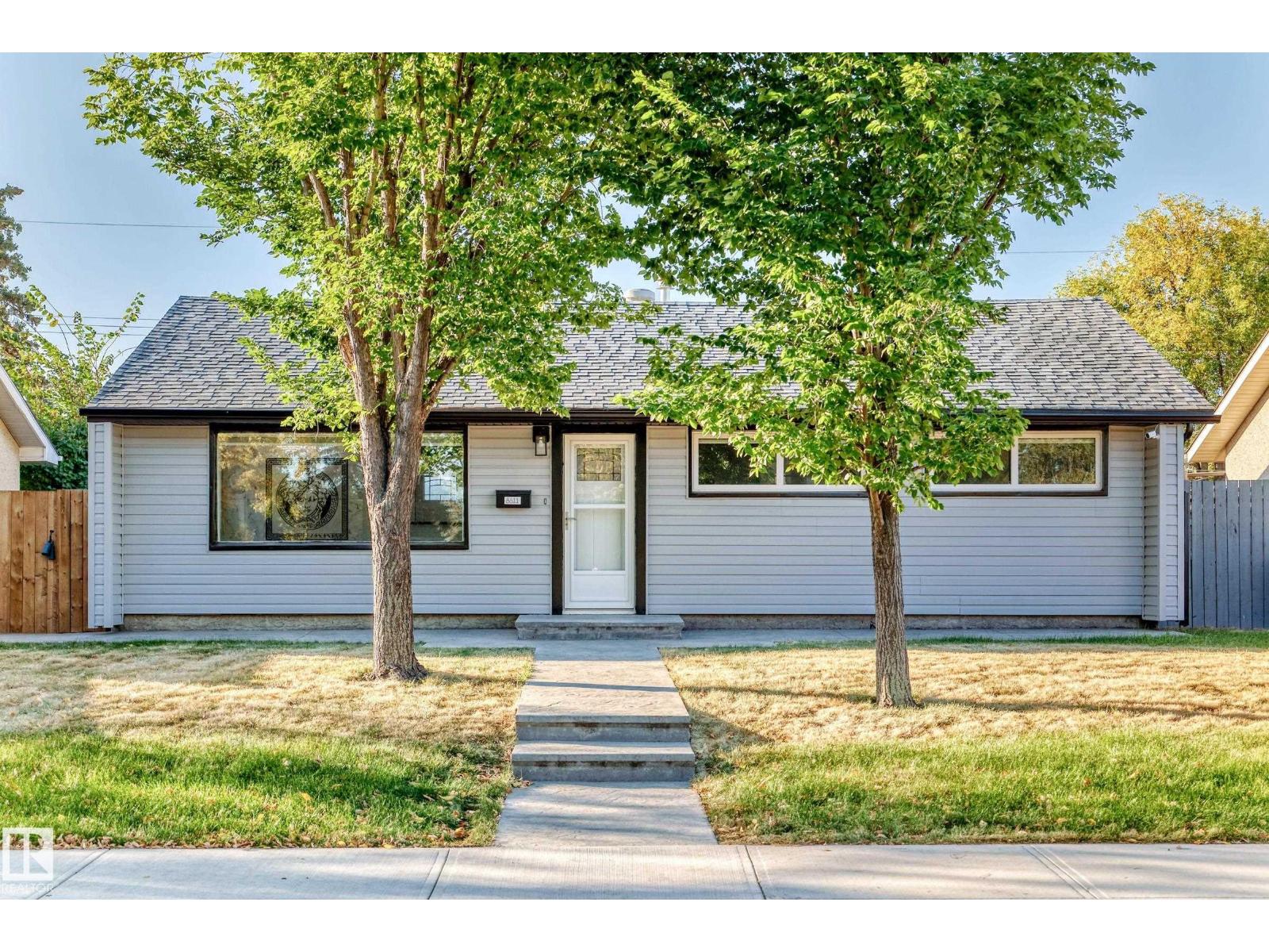8811 130A AV NW, Edmonton, Alberta
