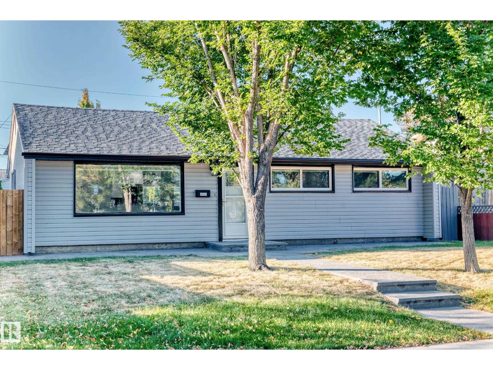 8811 130a Av Nw, Edmonton, Alberta  T5E 0V7 - Photo 2 - E4458959
