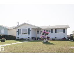 128 CAMELOT AV Corinthia Park