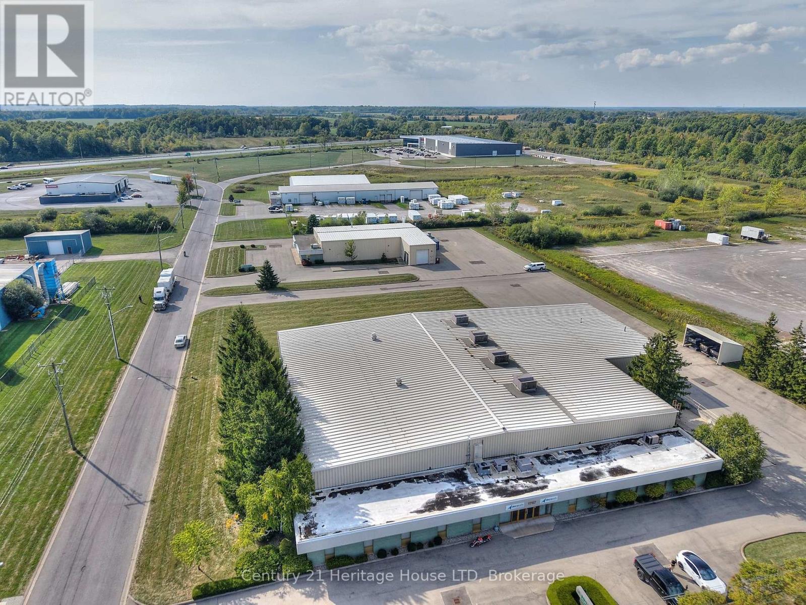 1767 Pettit Road, Fort Erie (Bowen), Ontario  L2A 5M4 - Photo 18 - X12419017