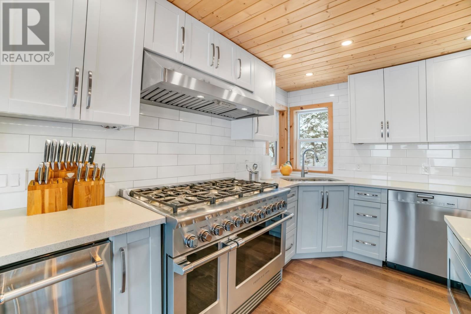 65 Poplar Bay Rd, Mckenzie Portage Road, S Of Keewatin, Ontario  P0X 1C0 - Photo 17 - TB250030