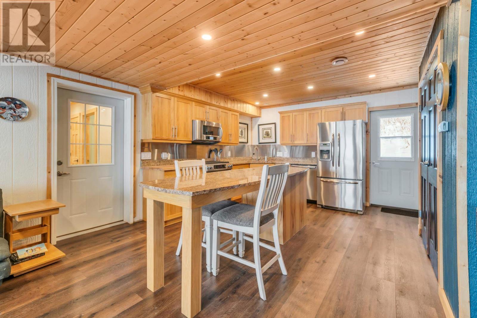 65 Poplar Bay Rd, Mckenzie Portage Road, S Of Keewatin, Ontario  P0X 1C0 - Photo 31 - TB250030